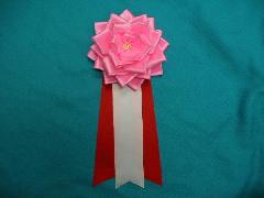 胸につける花リボンバラ・記章・徽章（特大・花径１４ｃｍ）ピンク/選挙・講演会等で胸につける花